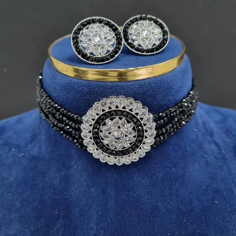 Custom Diamond Necklaces-FS Collection Silver Plated Crystal Stone And Pearls Choker Necklace Set