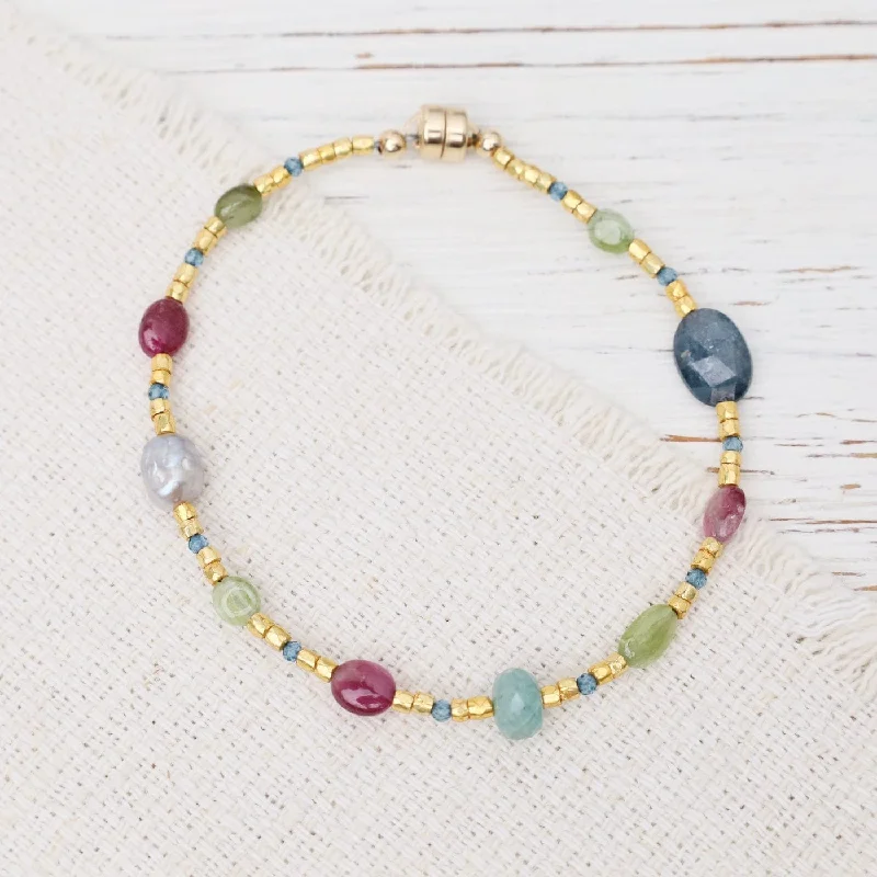 High-End Gold Wedding Bracelets-Single Strand Gold Glass Tourmaline Mix Magnetic Bracelet